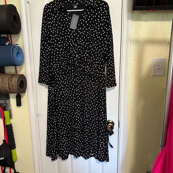 Tommy Hilfiger Handbags - NWT Tommy Hilfiger Black & White Polka Dot V-Neck Collared Midi LS Dress SZ 16